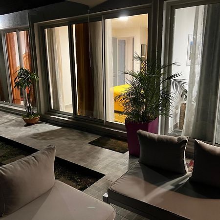Villa, Lossy Le Tampon Exteriör bild