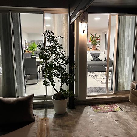Villa, Lossy Le Tampon Exteriör bild