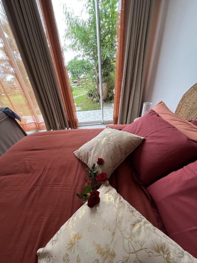 Villa, Lossy Le Tampon Exteriör bild
